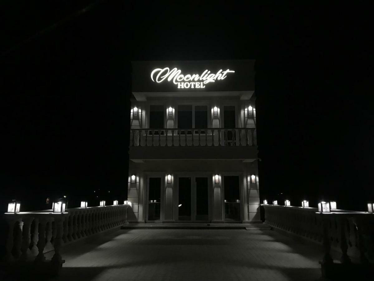 Moonlight Hotel Stauceni  Exterior photo